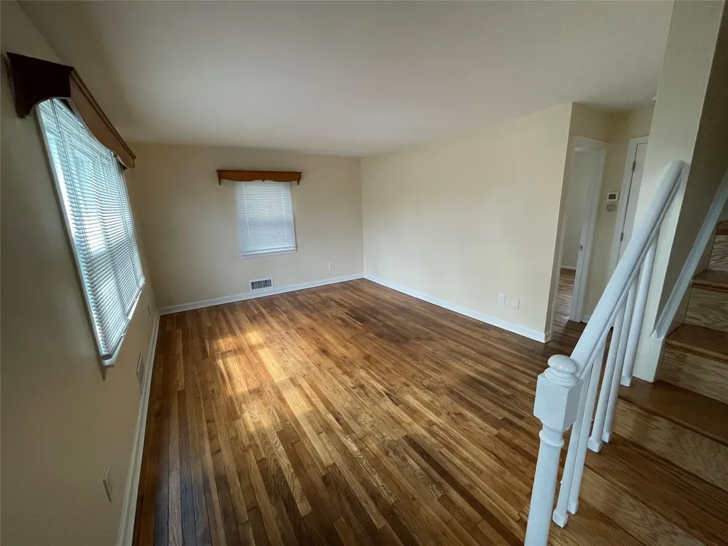802 S Broadway Lindenhurst NY 11757