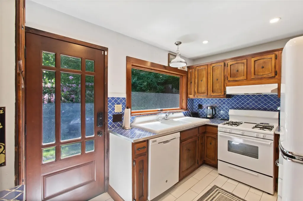 30 Lake Drive Holmes NY 12531