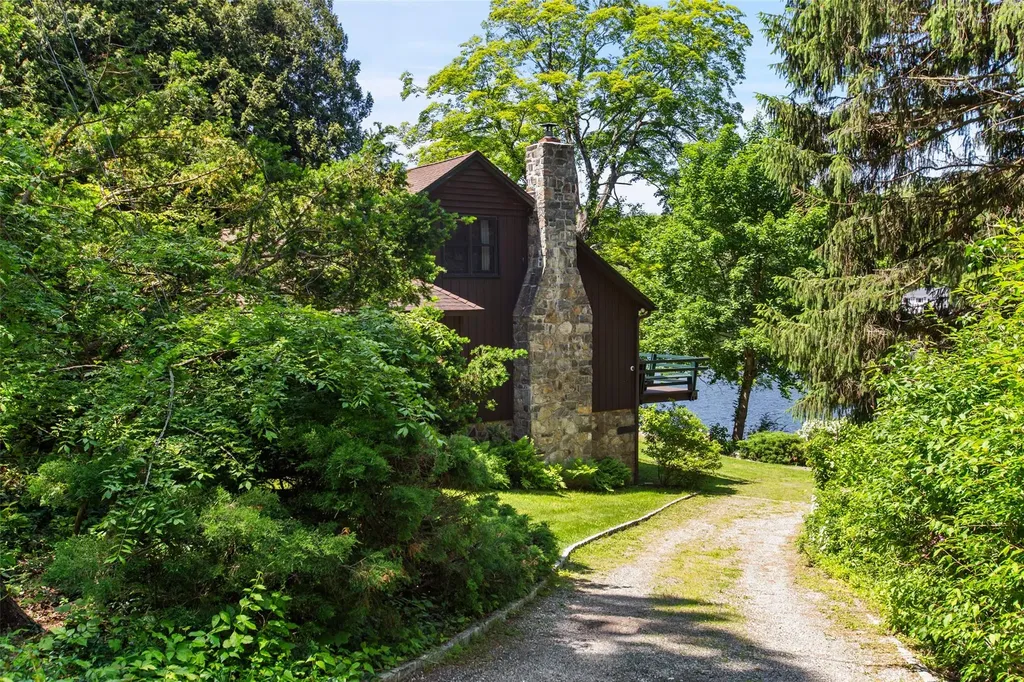 30 Lake Drive Holmes NY 12531