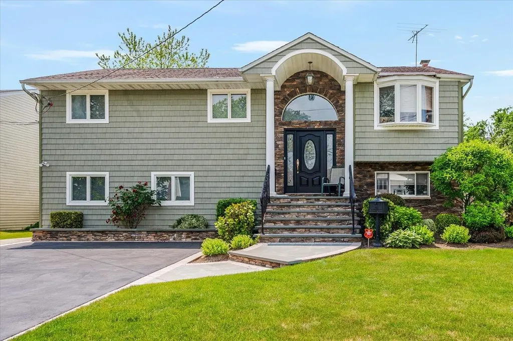 3316 Yost Boulevard Oceanside NY 11572