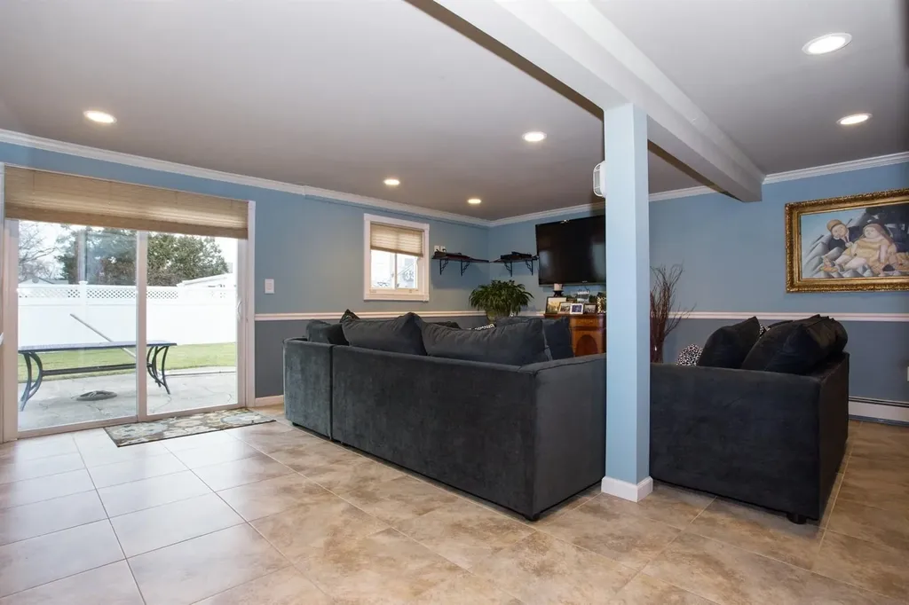 3316 Yost Boulevard Oceanside NY 11572