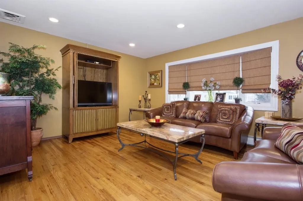 3316 Yost Boulevard Oceanside NY 11572