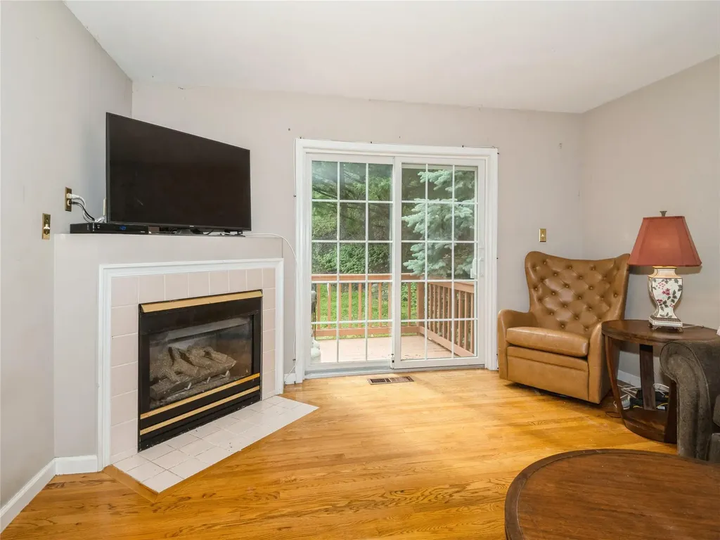 47 Muirfield Court Poughkeepsie NY 12603