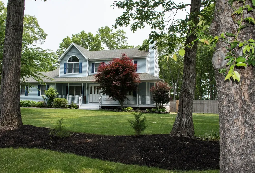 132 N Woods Road Baiting Hollow NY 11933