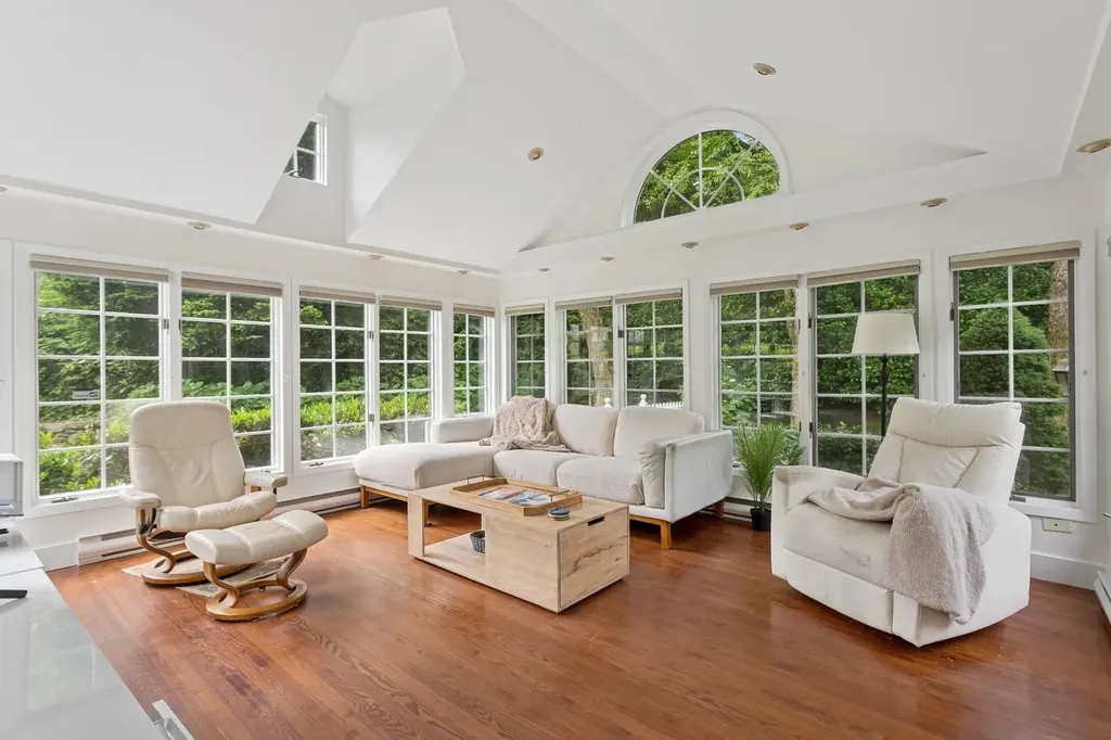 21 Hemlock Road Bronxville NY 10708