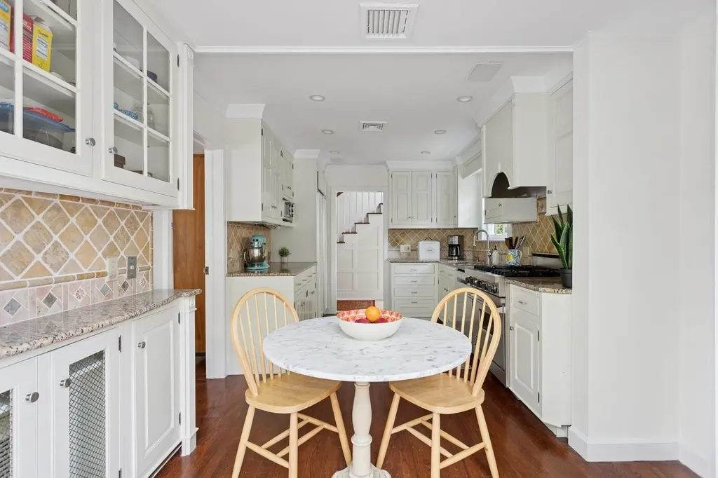 21 Hemlock Road Bronxville NY 10708