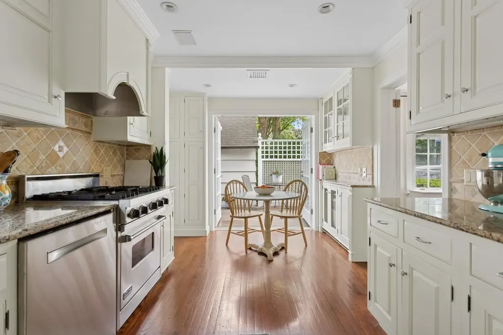 21 Hemlock Road Bronxville NY 10708