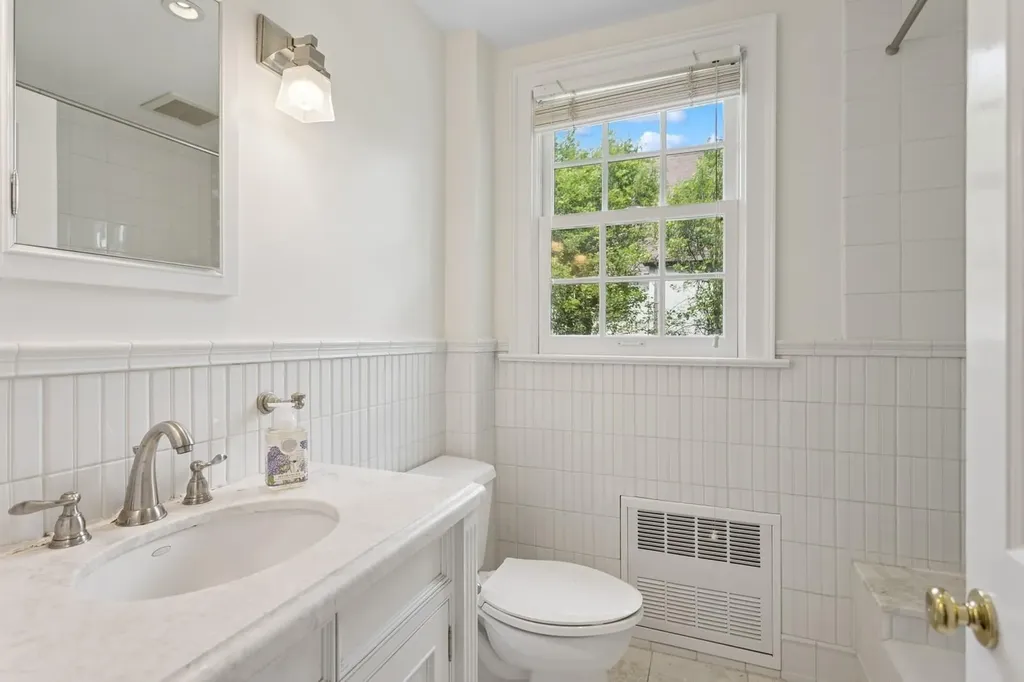 21 Hemlock Road Bronxville NY 10708