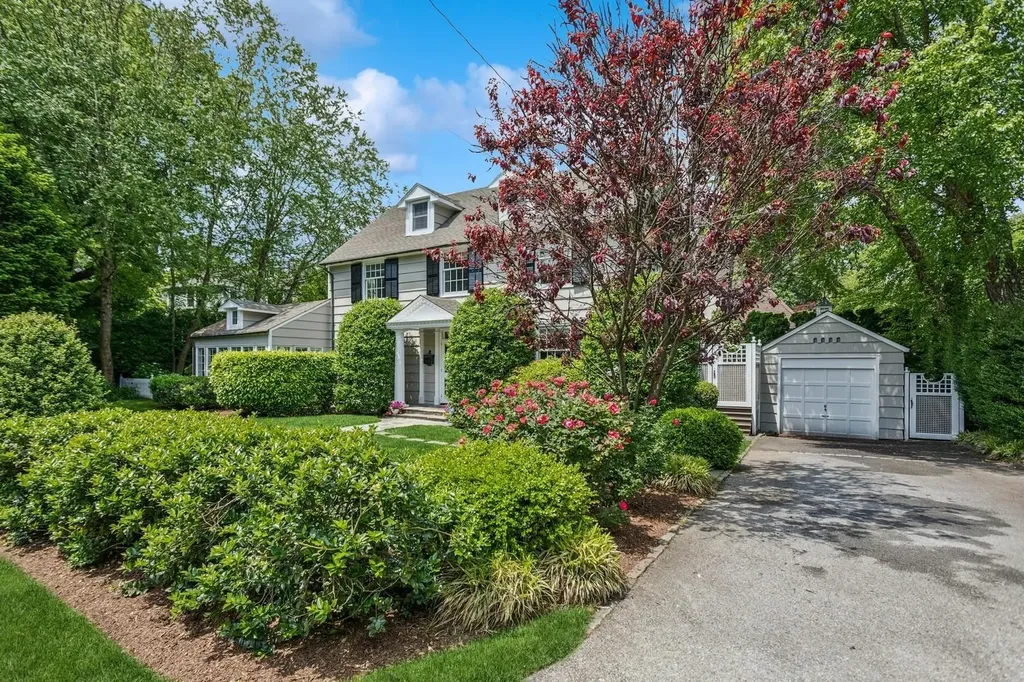 21 Hemlock Road Bronxville NY 10708
