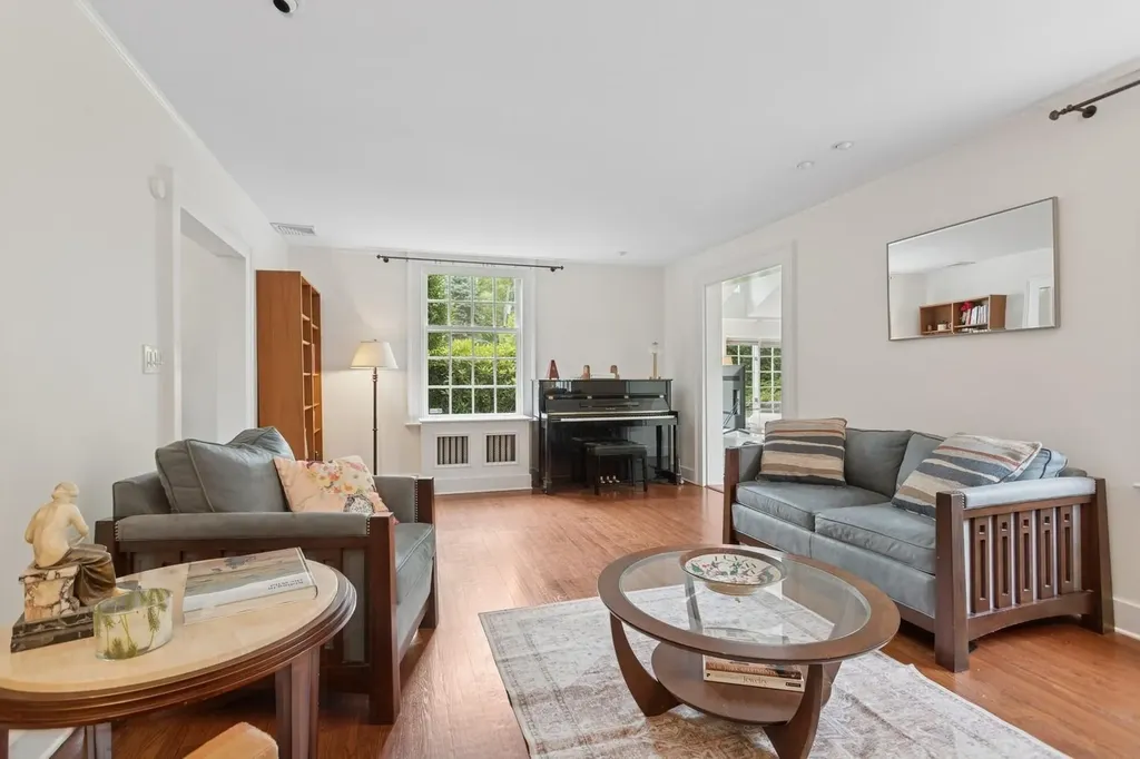 21 Hemlock Road Bronxville NY 10708
