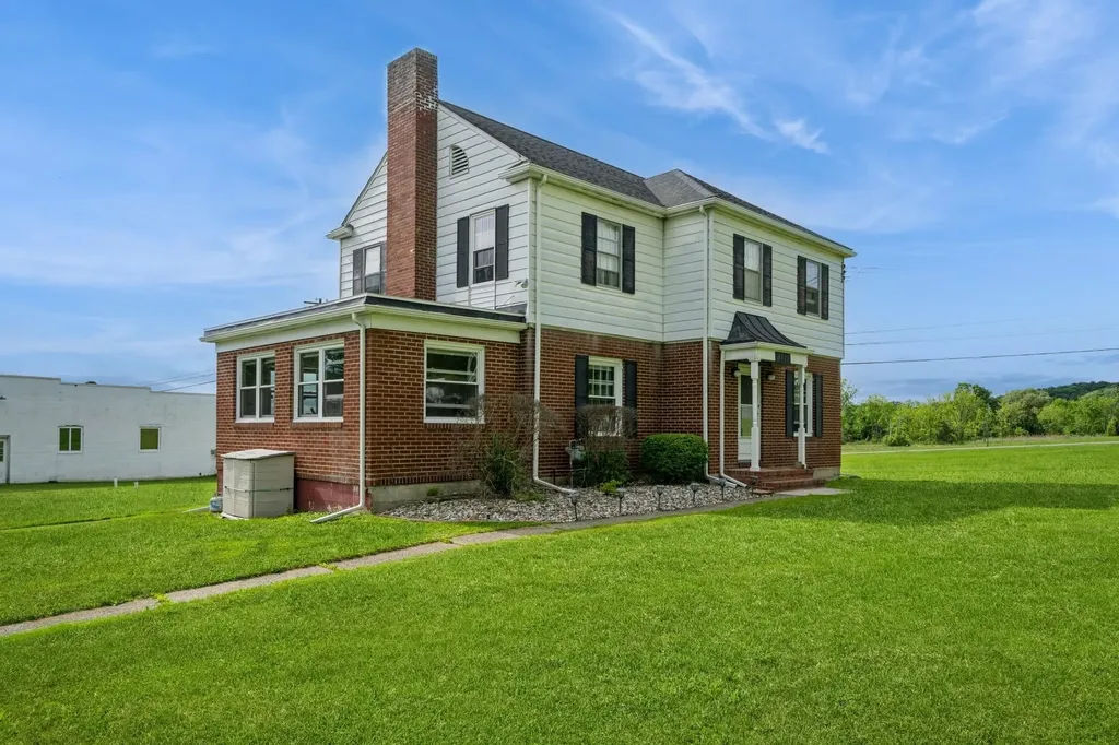 1711 State Route 17a Florida NY 10921