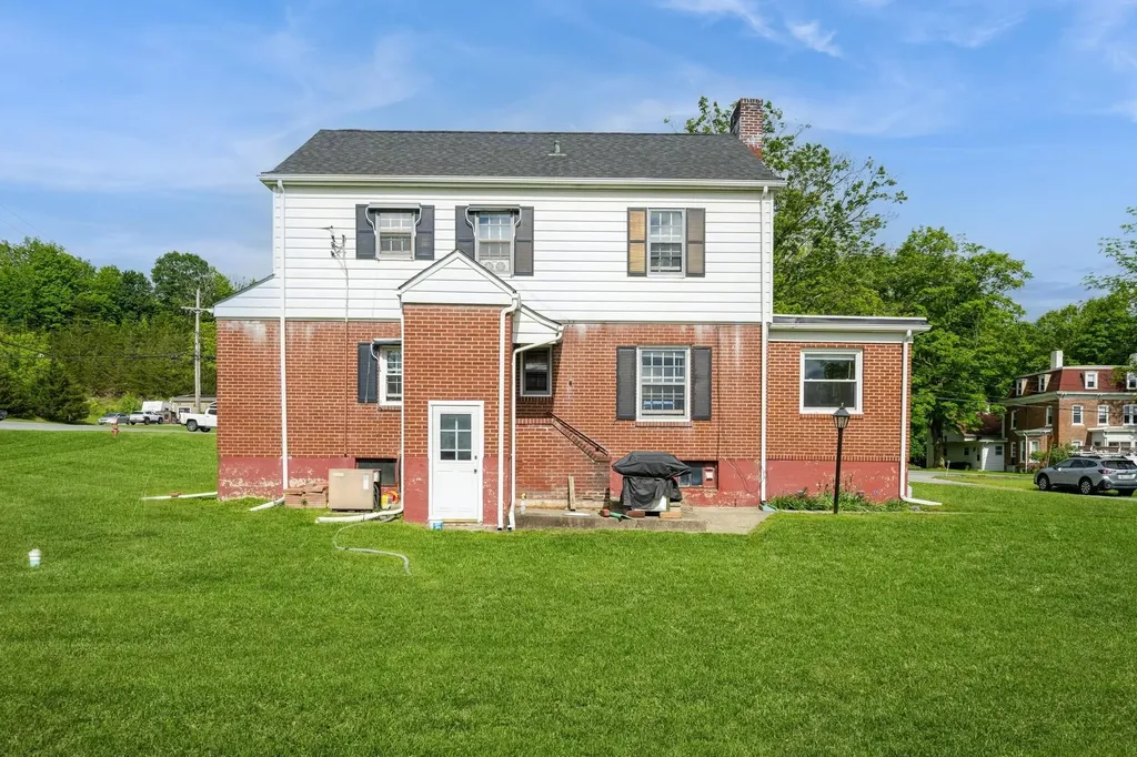 1711 State Route 17a Florida NY 10921