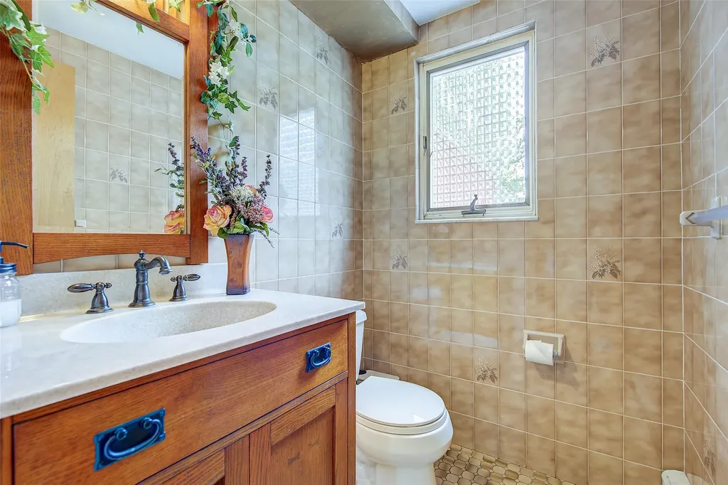 23 Sandra Drive Dix Hills NY 11746