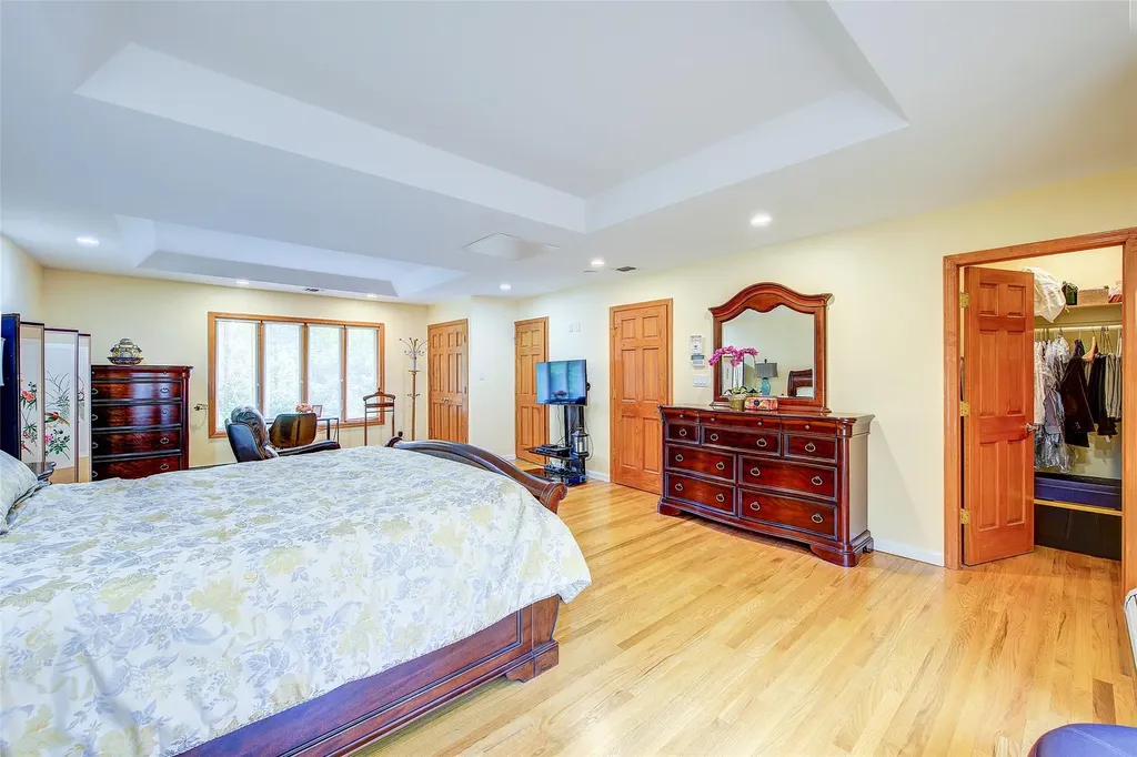 23 Sandra Drive Dix Hills NY 11746