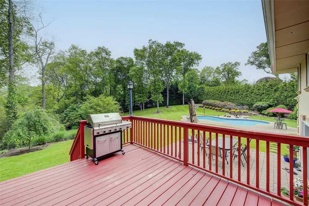 23 Sandra Drive Dix Hills NY 11746