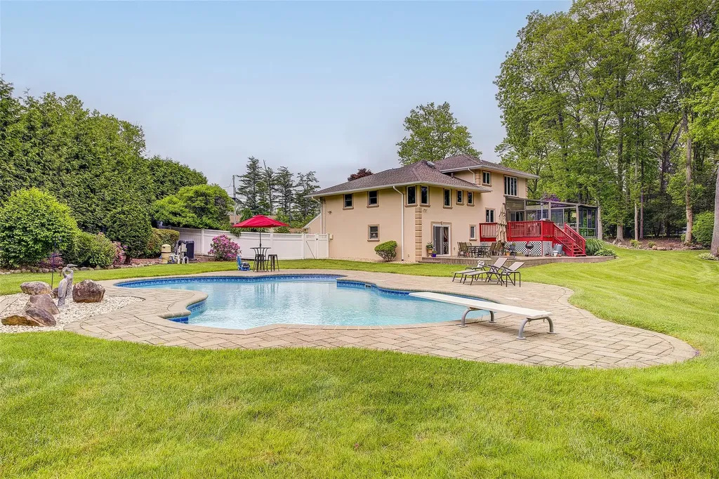 23 Sandra Drive Dix Hills NY 11746