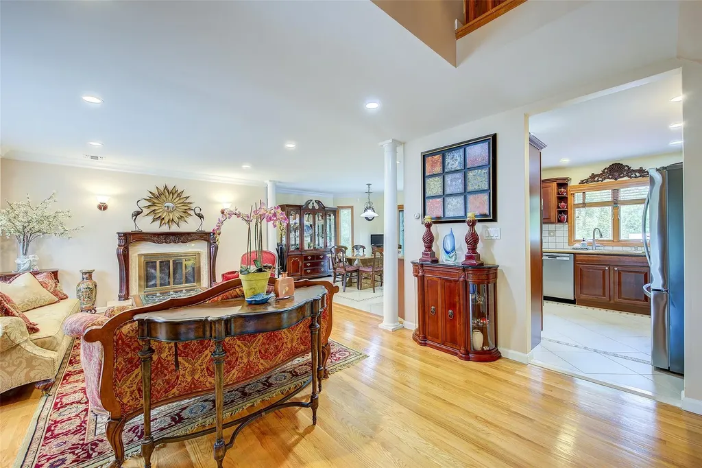 23 Sandra Drive Dix Hills NY 11746