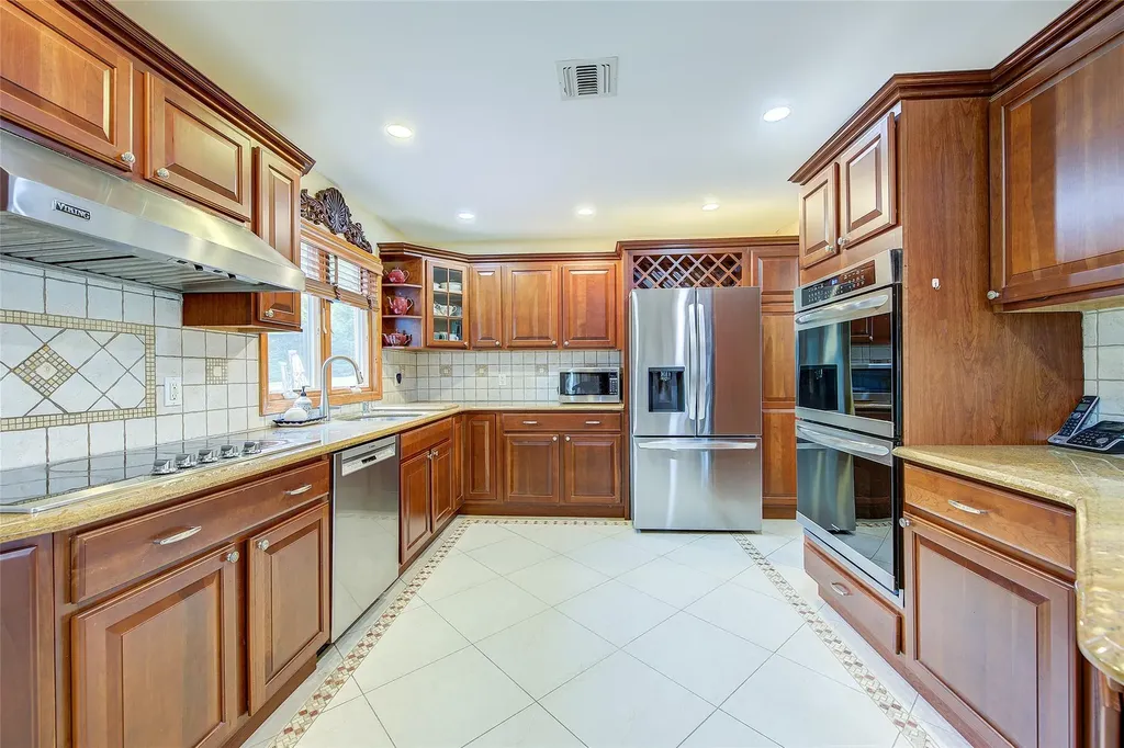 23 Sandra Drive Dix Hills NY 11746