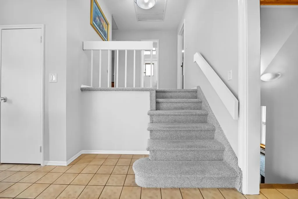 9 Bart Court Plainview NY 11803