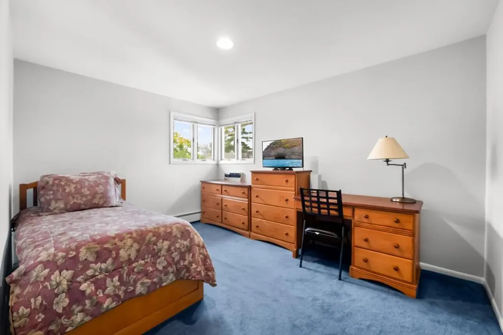 9 Bart Court Plainview NY 11803