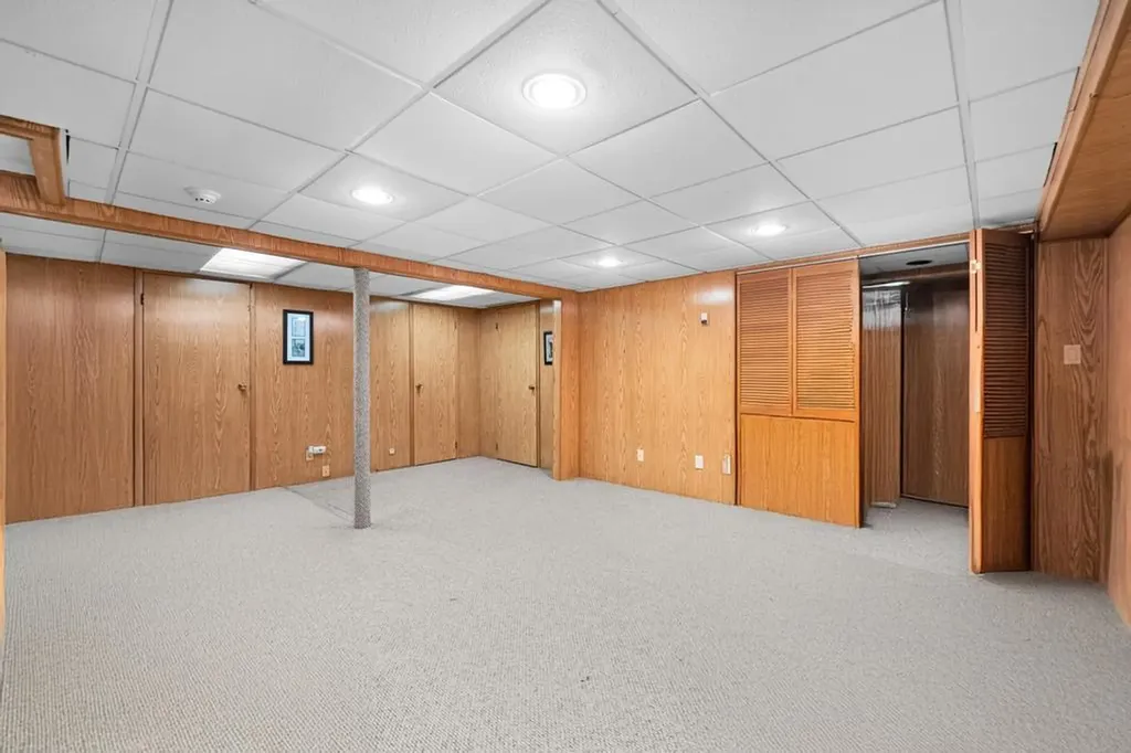 9 Bart Court Plainview NY 11803