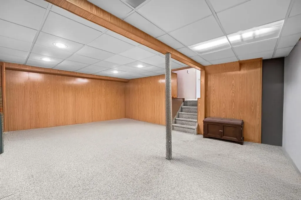 9 Bart Court Plainview NY 11803