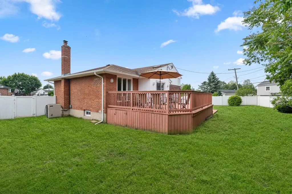 9 Bart Court Plainview NY 11803