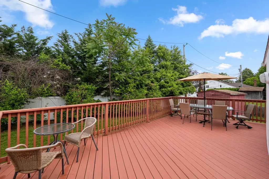 9 Bart Court Plainview NY 11803