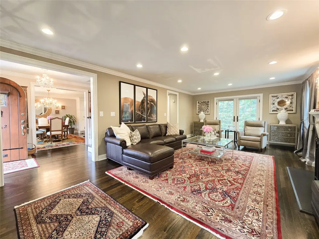 352 Mill Spring Road Manhasset NY 11030