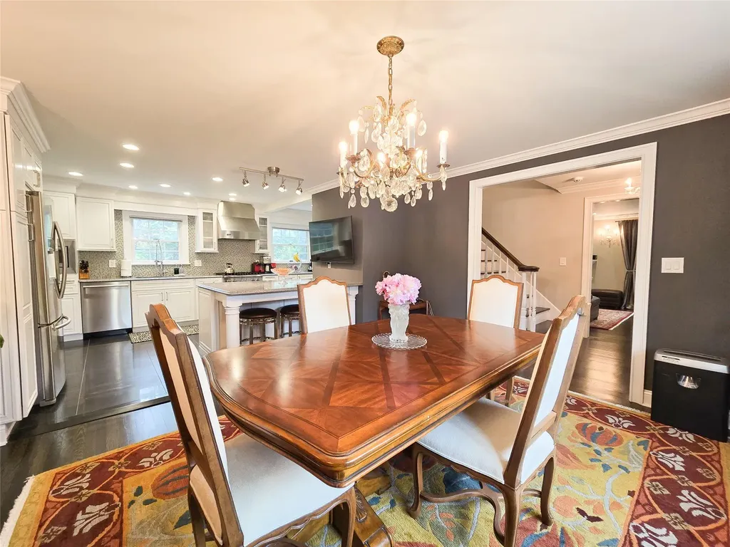 352 Mill Spring Road Manhasset NY 11030
