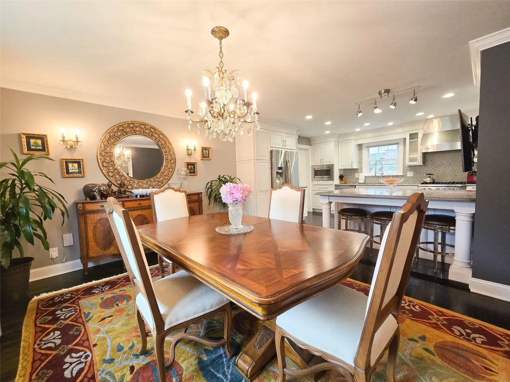 352 Mill Spring Road Manhasset NY 11030