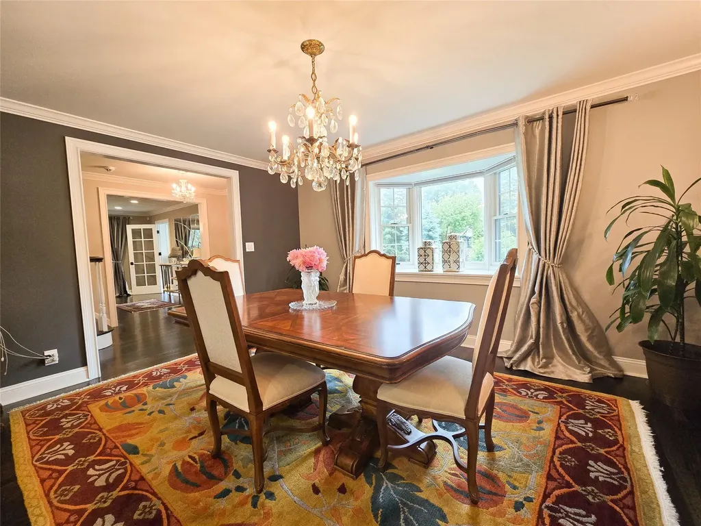 352 Mill Spring Road Manhasset NY 11030