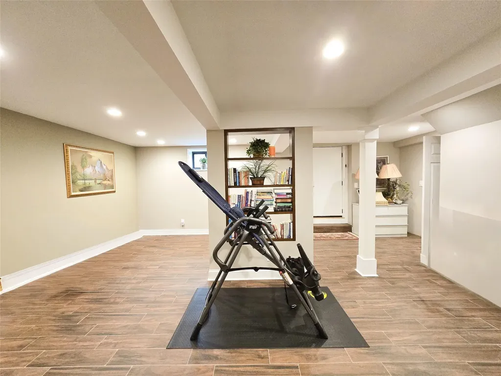 352 Mill Spring Road Manhasset NY 11030