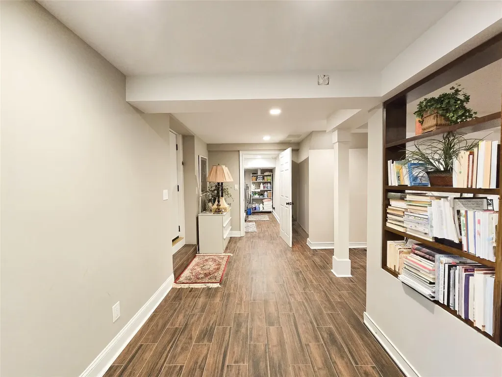 352 Mill Spring Road Manhasset NY 11030