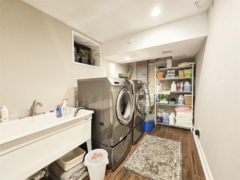 352 Mill Spring Road Manhasset NY 11030