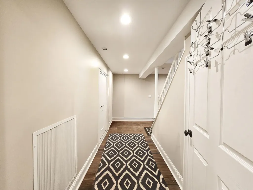 352 Mill Spring Road Manhasset NY 11030