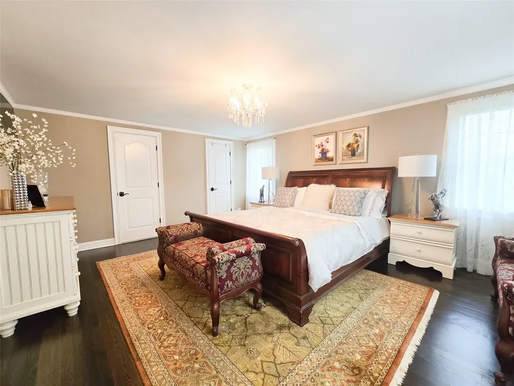 352 Mill Spring Road Manhasset NY 11030