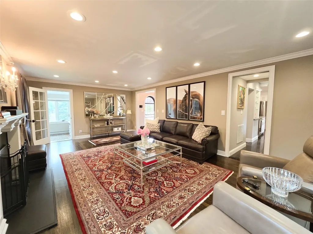 352 Mill Spring Road Manhasset NY 11030