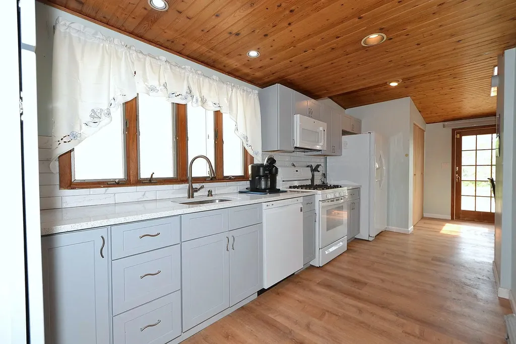 187 Smith Avenue Islip NY 11751