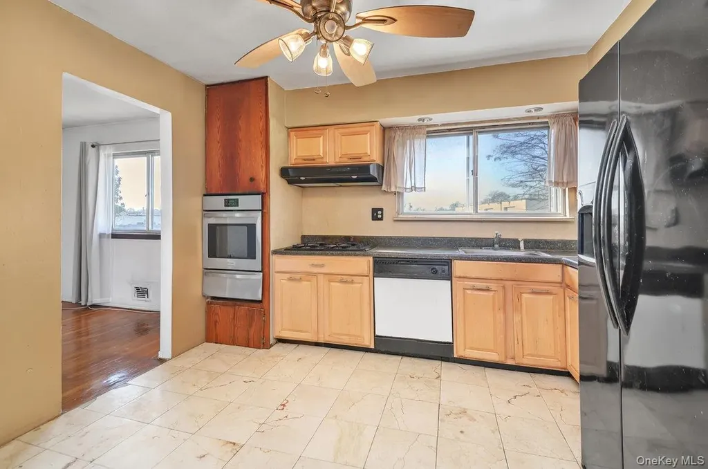 46 Sunburst Drive Deer Park NY 11729