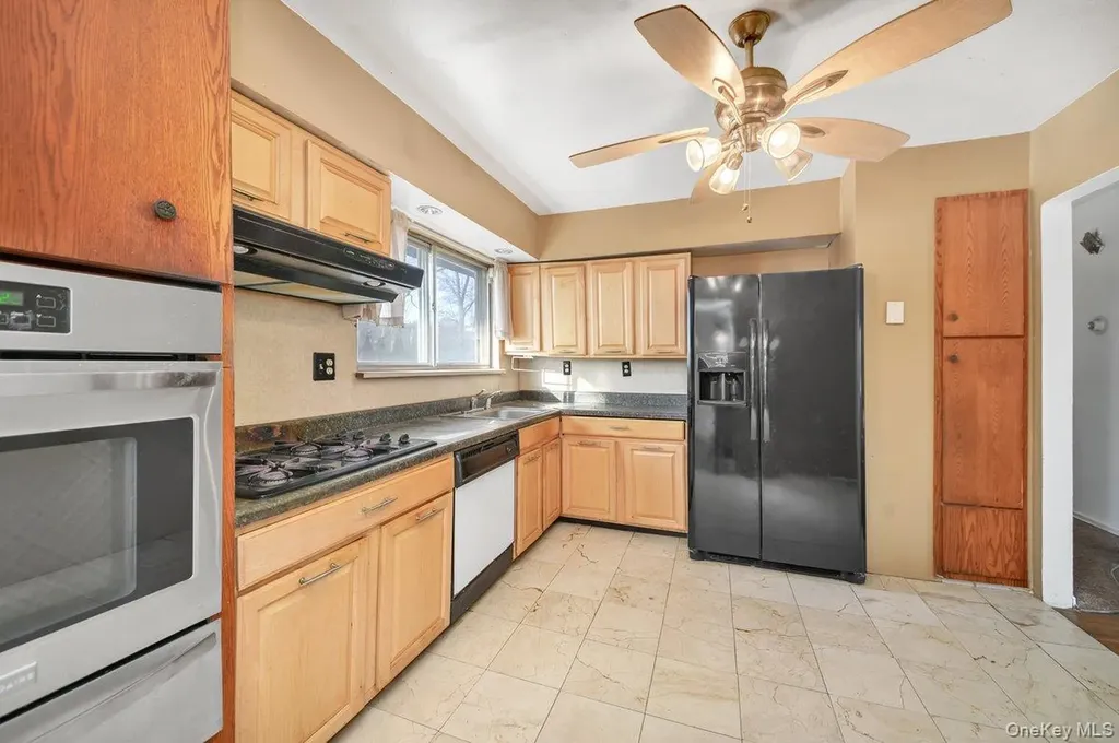 46 Sunburst Drive Deer Park NY 11729