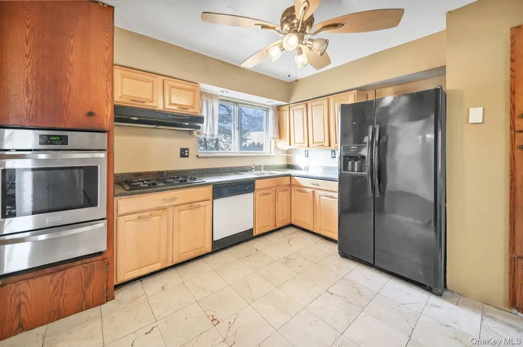 46 Sunburst Drive Deer Park NY 11729
