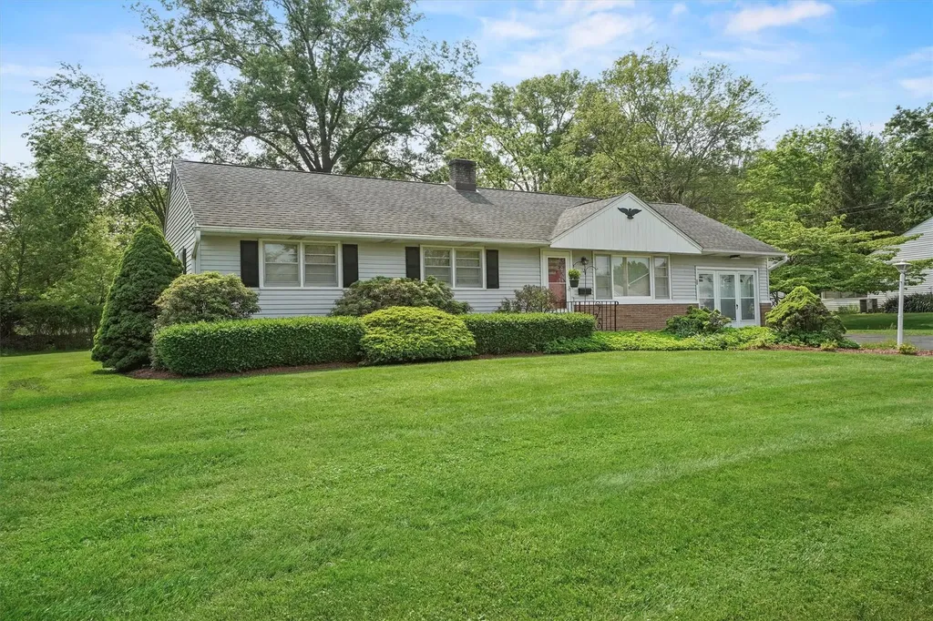 12 Eisenhower Drive Middletown NY 10940