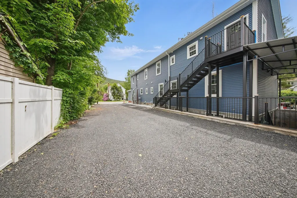 14 Yankee Place Ellenville NY 12428