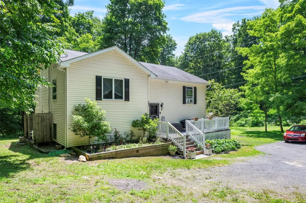 307 Oak Lane Newburgh NY 12550