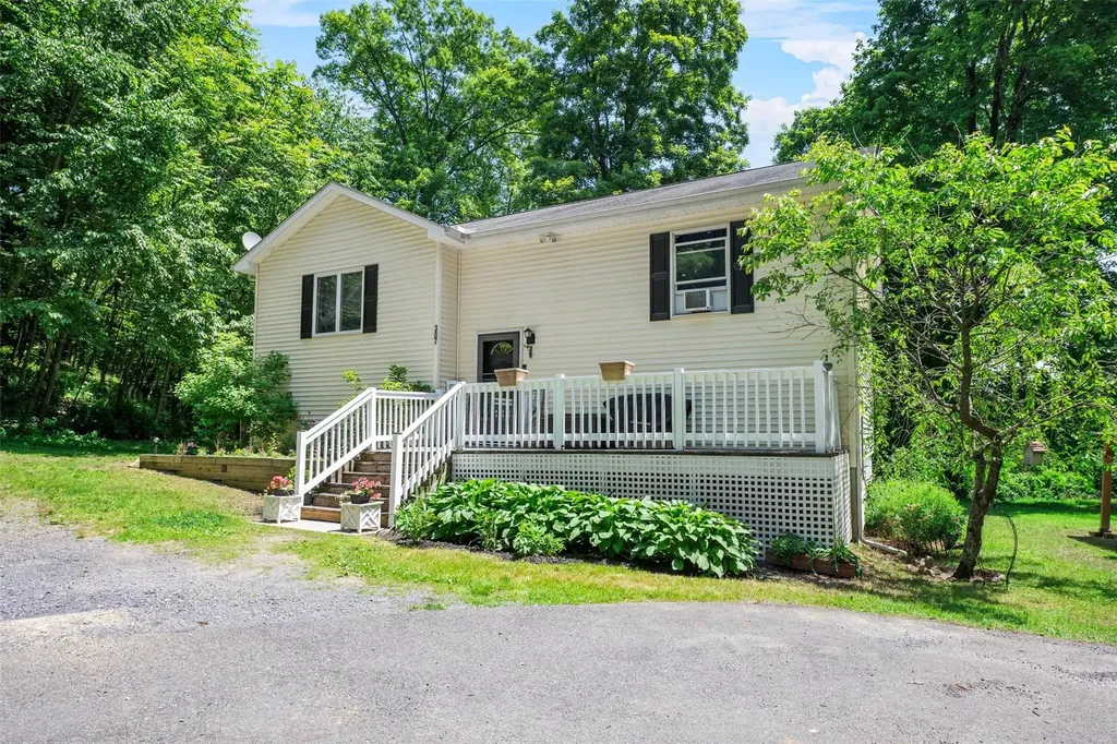 307 Oak Lane Newburgh NY 12550