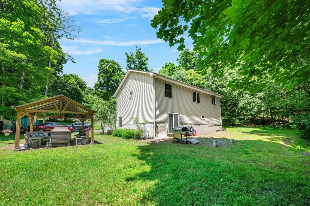 307 Oak Lane Newburgh NY 12550