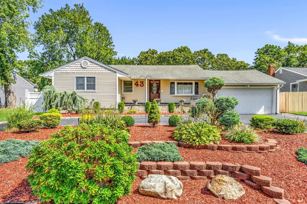 43 Drake Road Centereach NY 11720