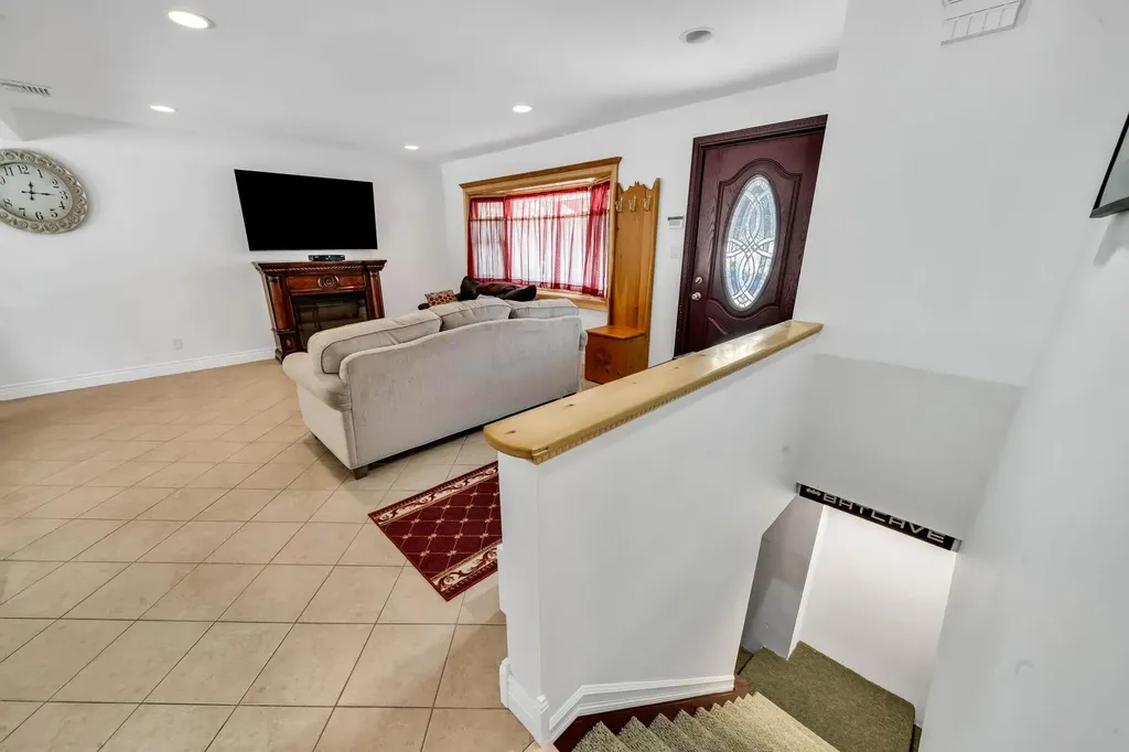 43 Drake Road Centereach NY 11720