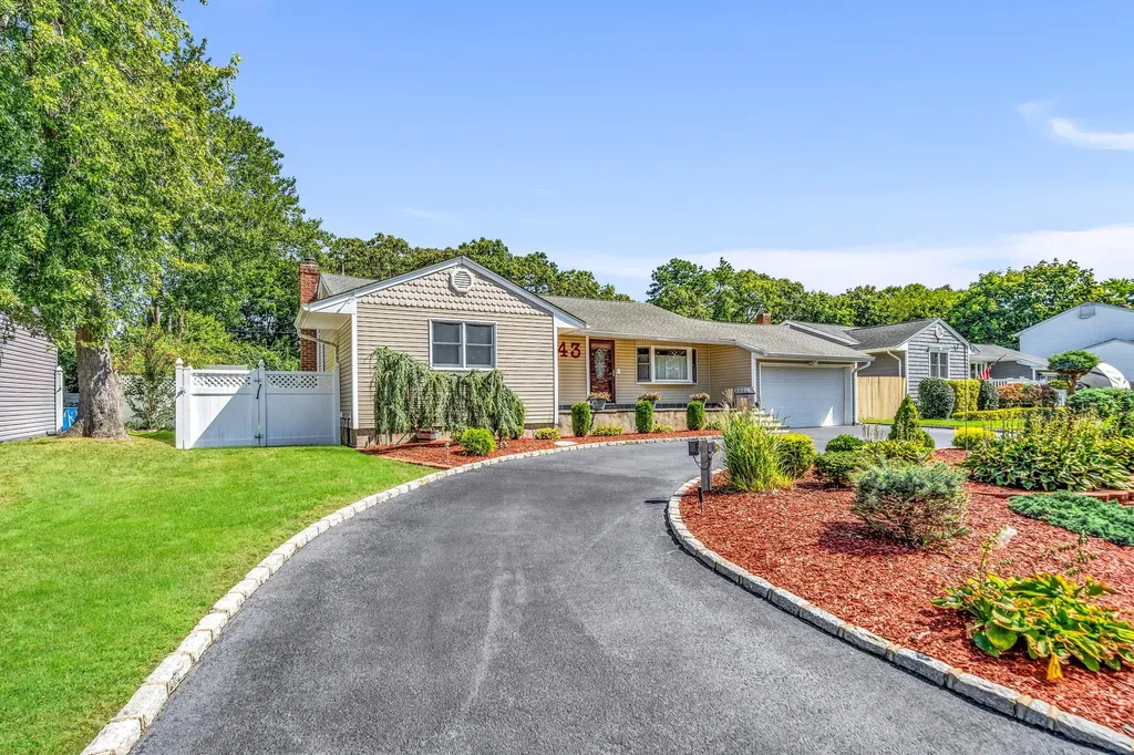 43 Drake Road Centereach NY 11720